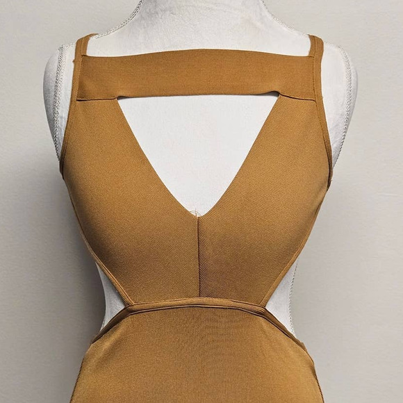 LuLus Yellow Gold BodySuit Leotard Snap Bottom Cutout Top Size Large - Picture 2 of 12